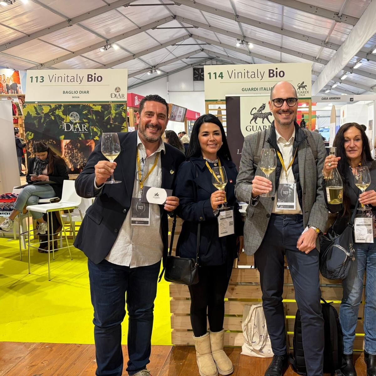 Grupo de participantes en evento Vinitaly